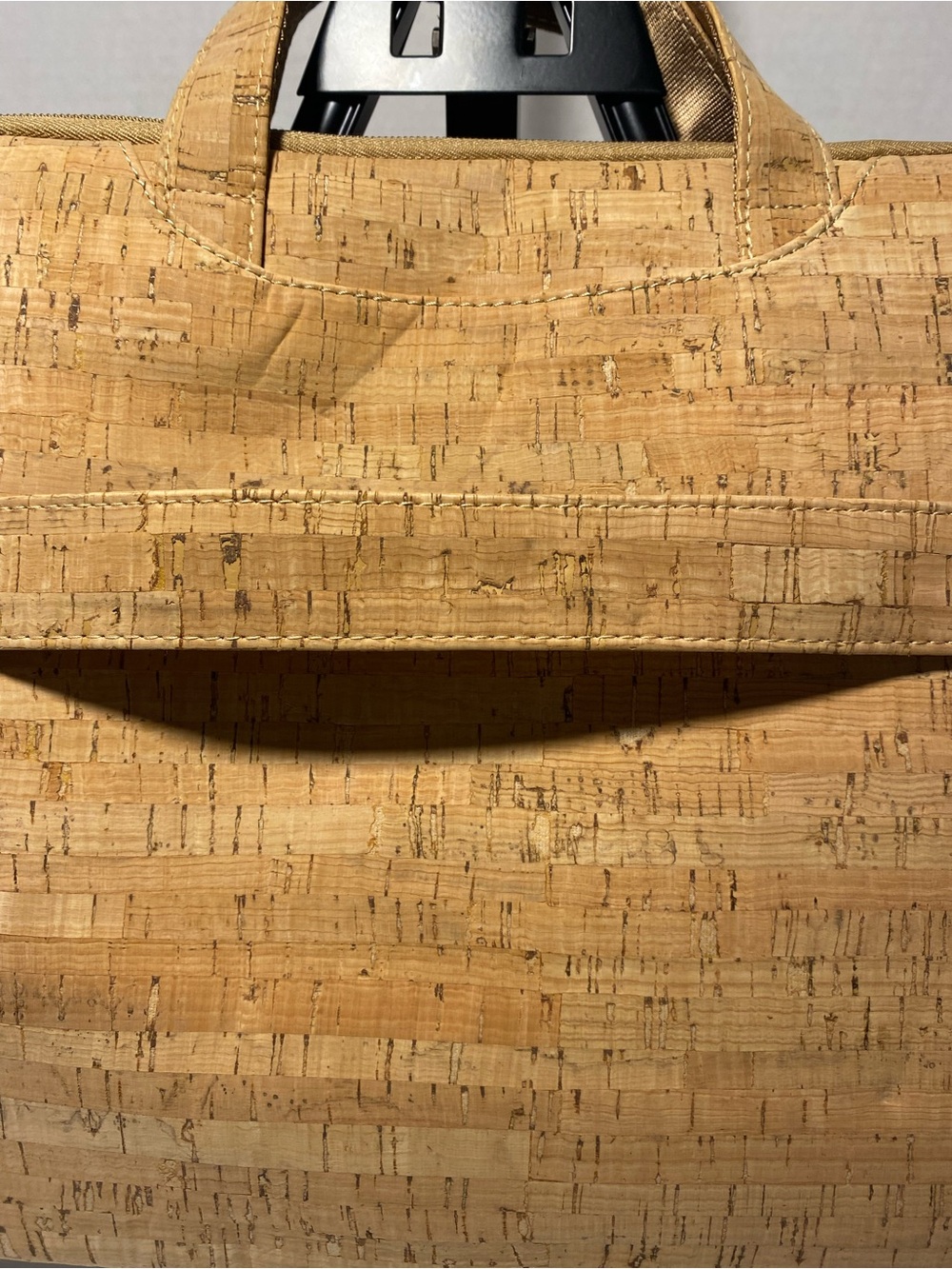 Women’s Cork Bag Leaf Pattern laser-cut Computer/iPad Natural Like New - Picture 10 of 10